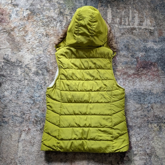 Green tea fluffy vest - Picture 2 of 4
